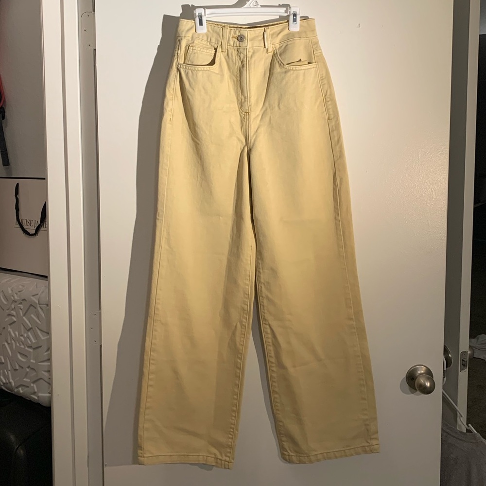 Collusion Wide leg jeans in Yellow